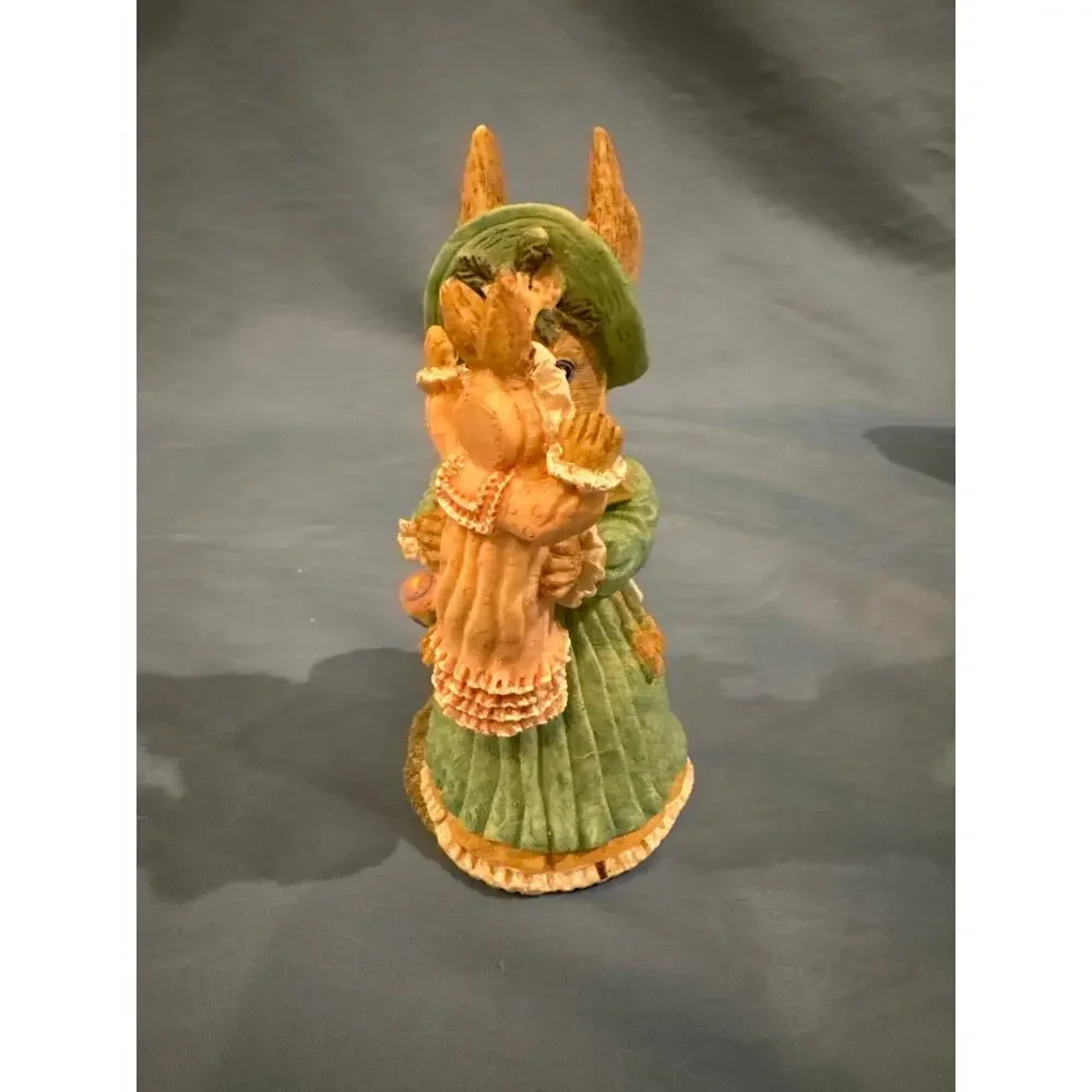 Vintage 1994 Victorian Collection Mother Hopper Tom Lilly Rabbit Figurine #VA23